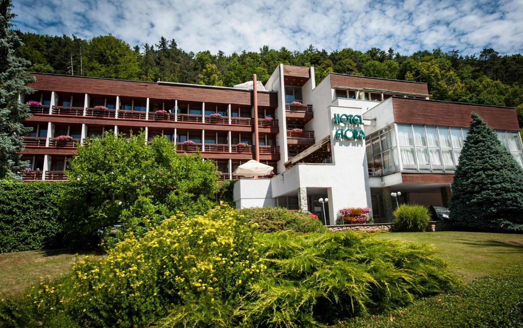 Hotel Flora Trenčianske Teplice Esterno foto